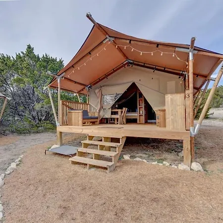 12 Fires Luxury Glamping With Heating #3 Hotel